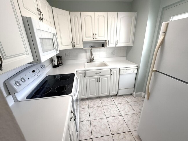 Photo - 2555 NE 11th St Unit 303