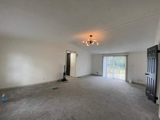 Photo - 25079 Snyder St