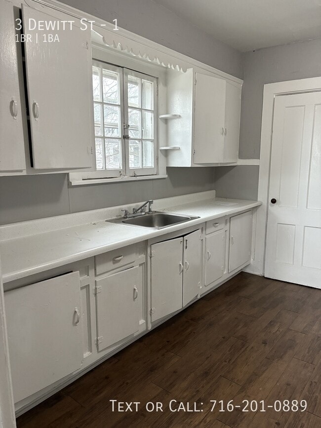 Building Photo - 3 Dewitt St Unit 1