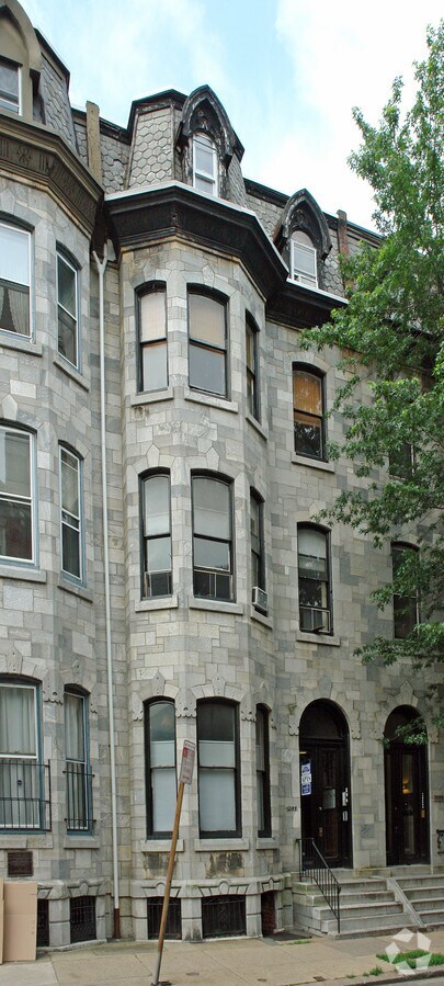 Photo - 2104 Pine St Apartments