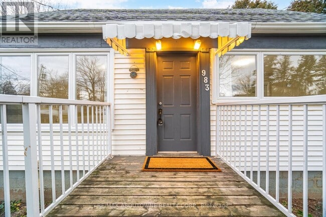 Photo - 983 Cleta St