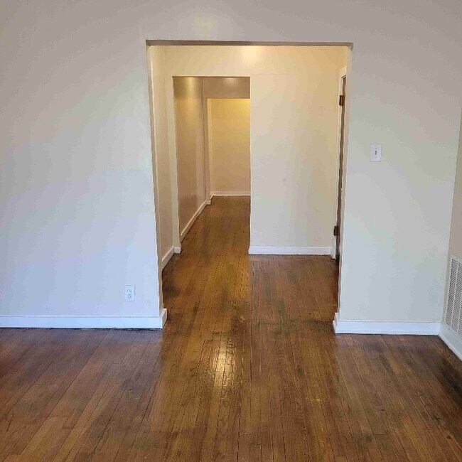 Photo - 6725 S Clyde Ave Unidad 3