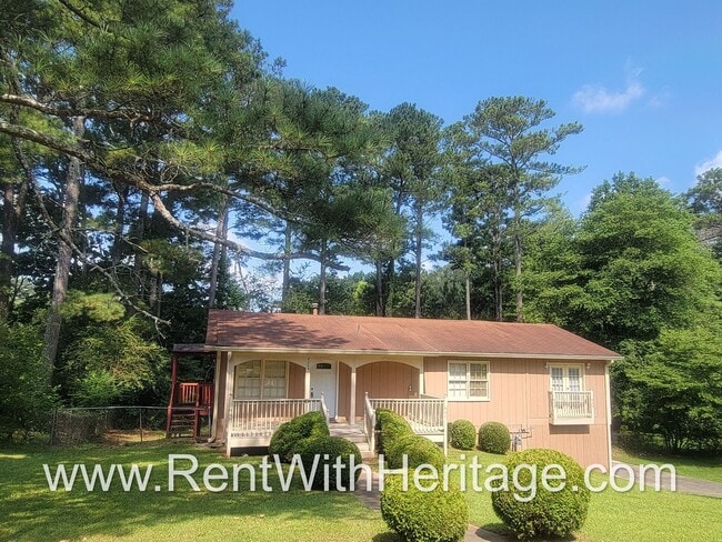 Photo - GREAT HOME / 3 BEDROOMS AND BONUS ROOM / GREAT LOCATION /  PRIVATE FENCED YARD