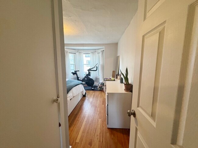 Photo - 643 Saratoga St Unit 2