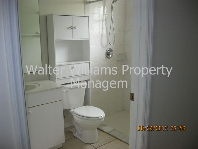 Photo - 3/2 duplex in Palm Coast      www.werentsu...