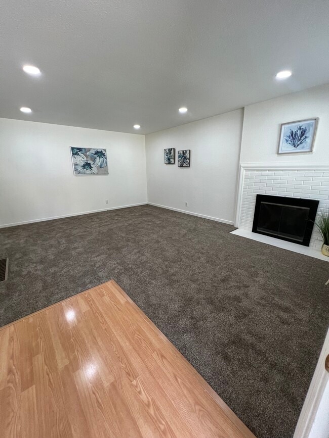 Photo - 3701 Mosswood Dr Unidad 3701 Mosswood Dr