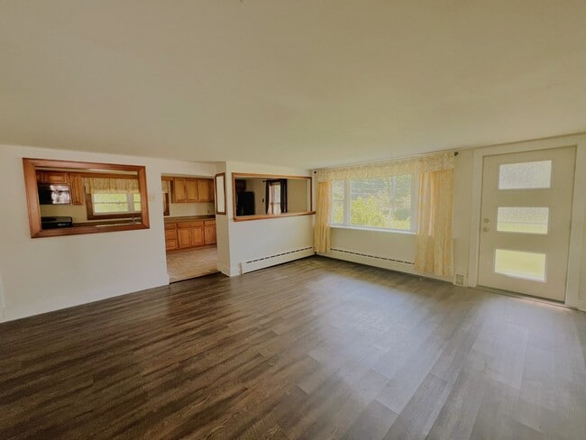 Building Photo - Classic Charm - Single Family Home - Lenox
