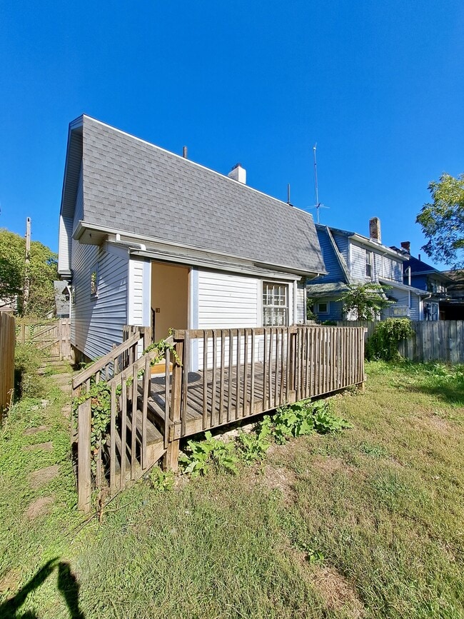 Photo - 44 E Parkwood Dr