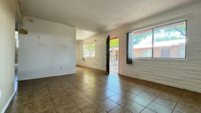 Photo - 3421 E Monte Vista Dr