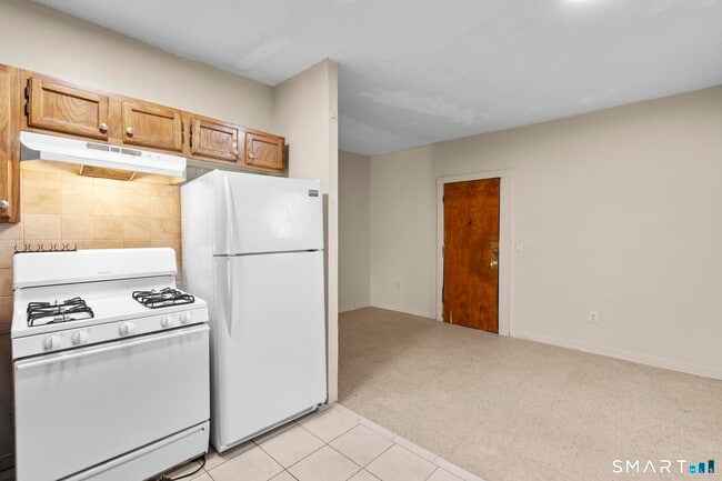 Building Photo - 26-28-28 Lawrence St Unit 26-3