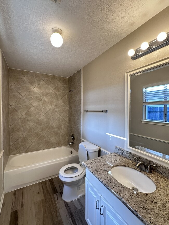 Photo - 1814 Grove Ct Dr
