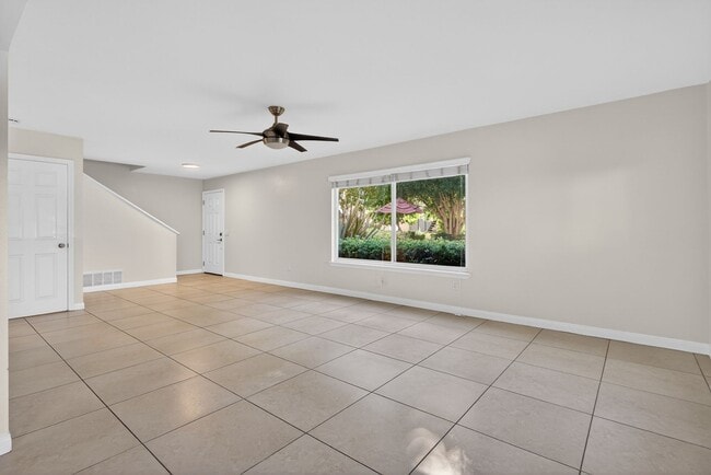 Photo - 2884 La Salle Ave Unidad 01