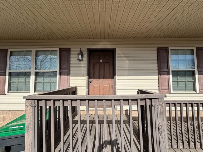 Building Photo - 30 Pirate Loop Unit #2