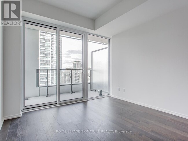 Photo - 5 Soudan Ave Unité 2010