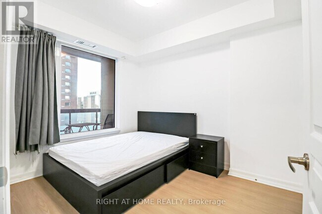 Photo - 238 Besserer St Unit 810