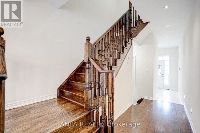 Photo - 25 Collier Crescent