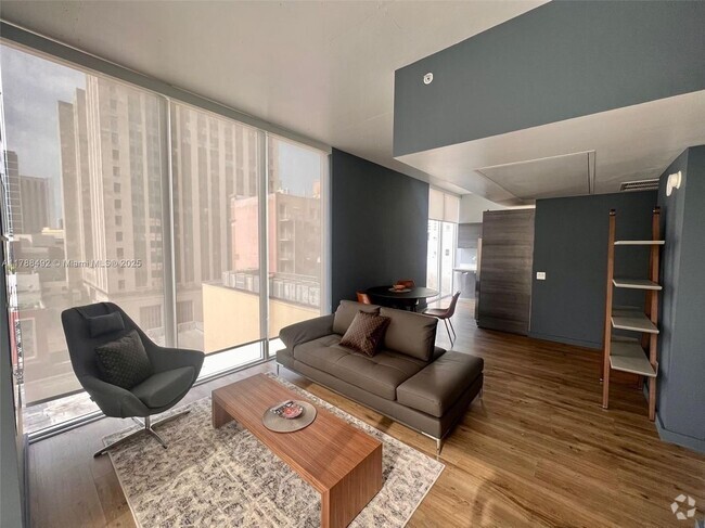 Building Photo - 151 SE 1st St Rental