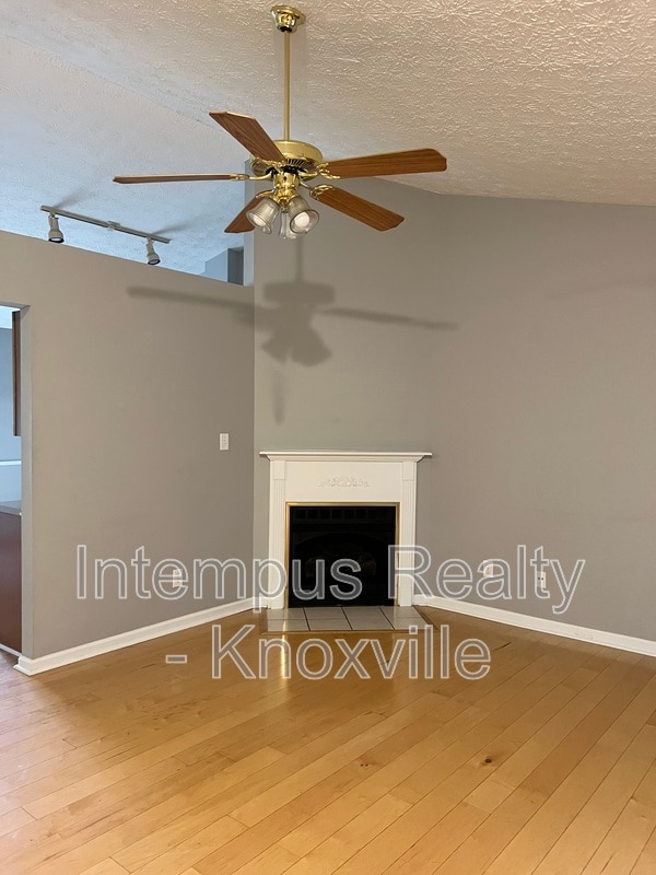 7361 Carowinds Ln