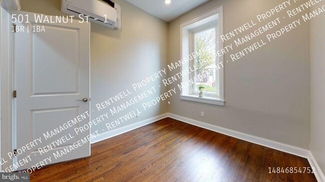 Photo - 501 Walnut St