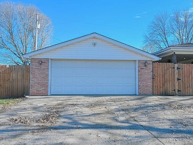 Photo - Large Corner Lot
