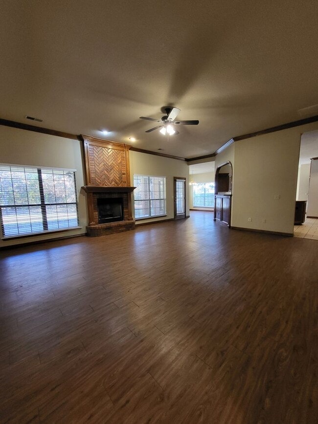 Photo - (3) Bed/(2.5) Bath with over 2000sqft in Blanchard Avail NOW!