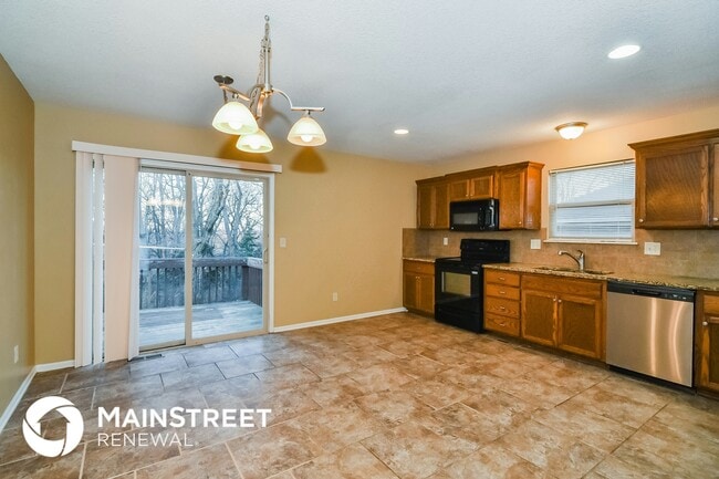 Photo - 1602 NW Hilltop Ln