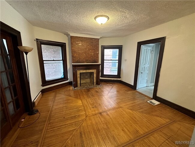 Building Photo - 352 Bryant St Rental