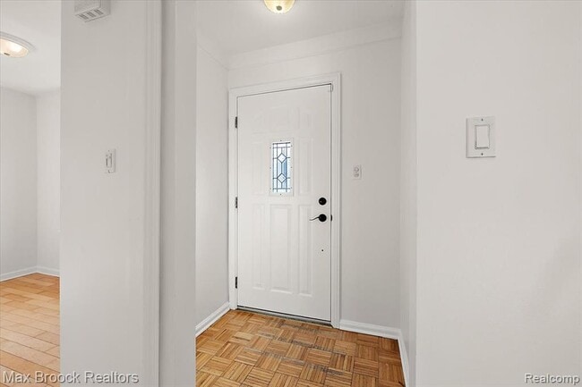 Photo - 912 Woodsboro Dr