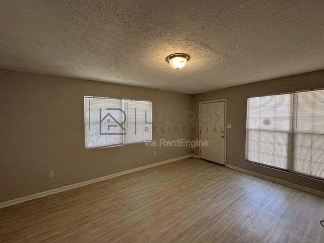 229 Lawrence Rd