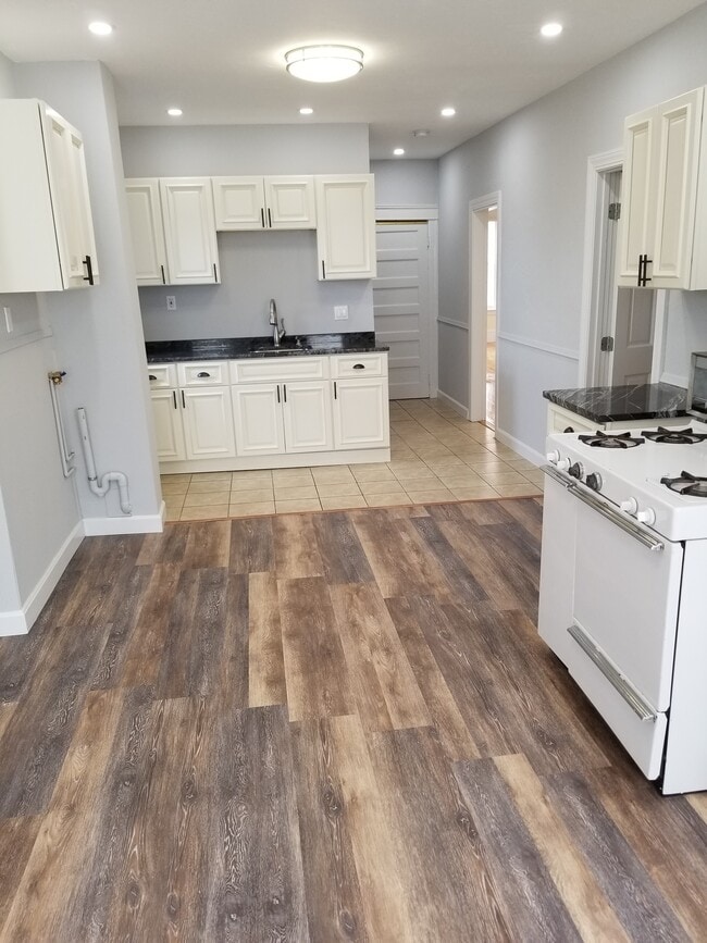 Kitchen - 30 Thorne St Unit 3