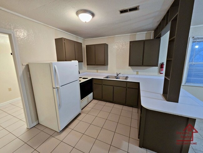 Photo - 620 Allie Ln