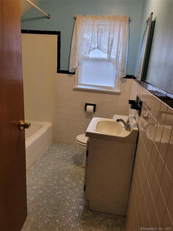 677 Albany Turnpike Rental House Rental in Collinsville, CT