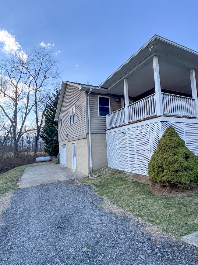 Photo - 74 Lockes Way