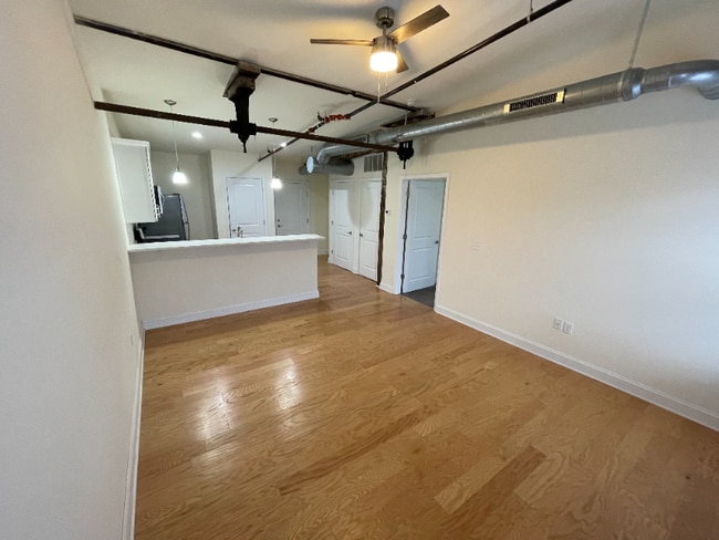 Photo - 883 Broadway