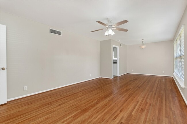 Photo - 1830 Viewcrest Dr