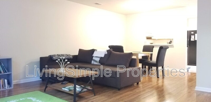 Photo - 10537 Englishman Drive