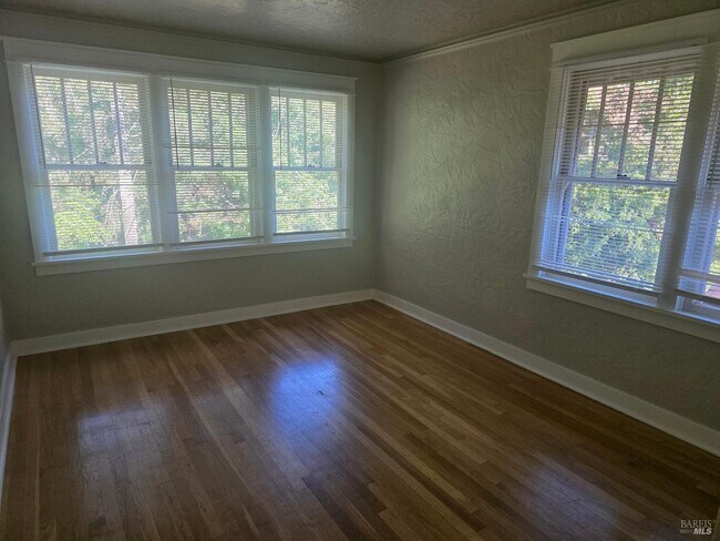 Photo - 420 Howell Mountain Rd