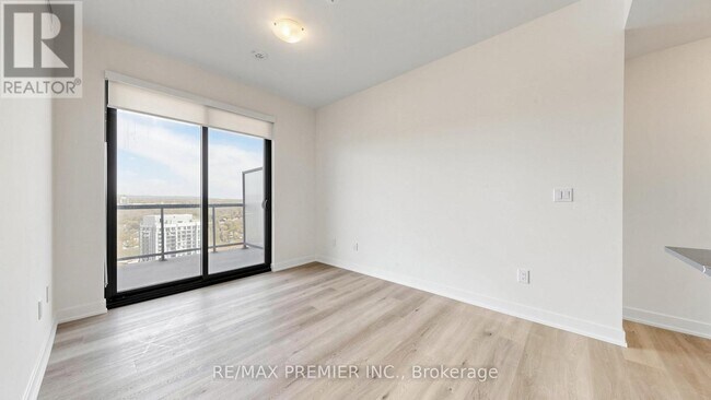 Photo - 2075 Lakeshore Rd. Unité 2001