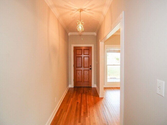 Photo - 1st Month's Rent Free