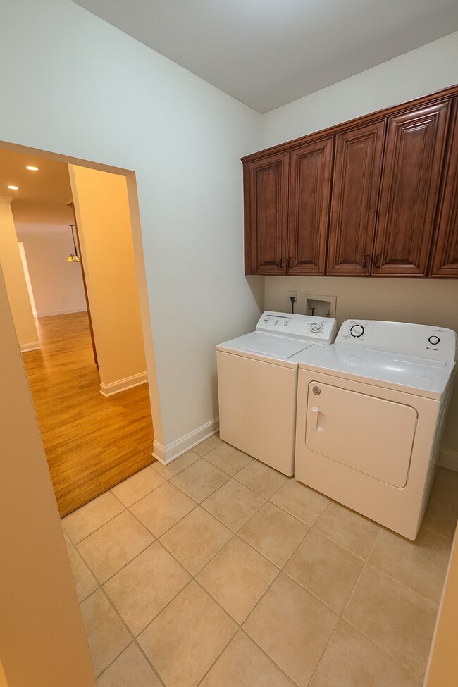 Photo - 736 River N Blvd