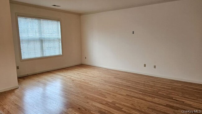 Photo - 305 Canter Ct