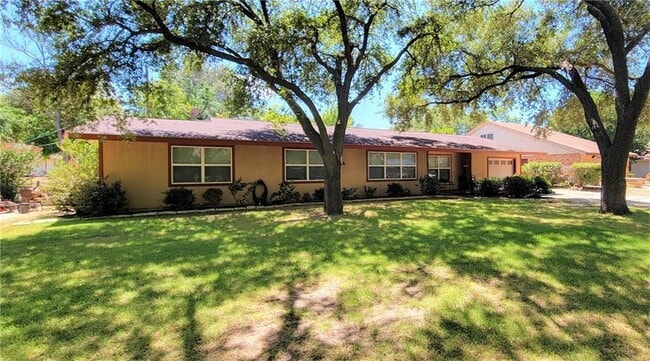 Photo - 403 San Jacinto Dr