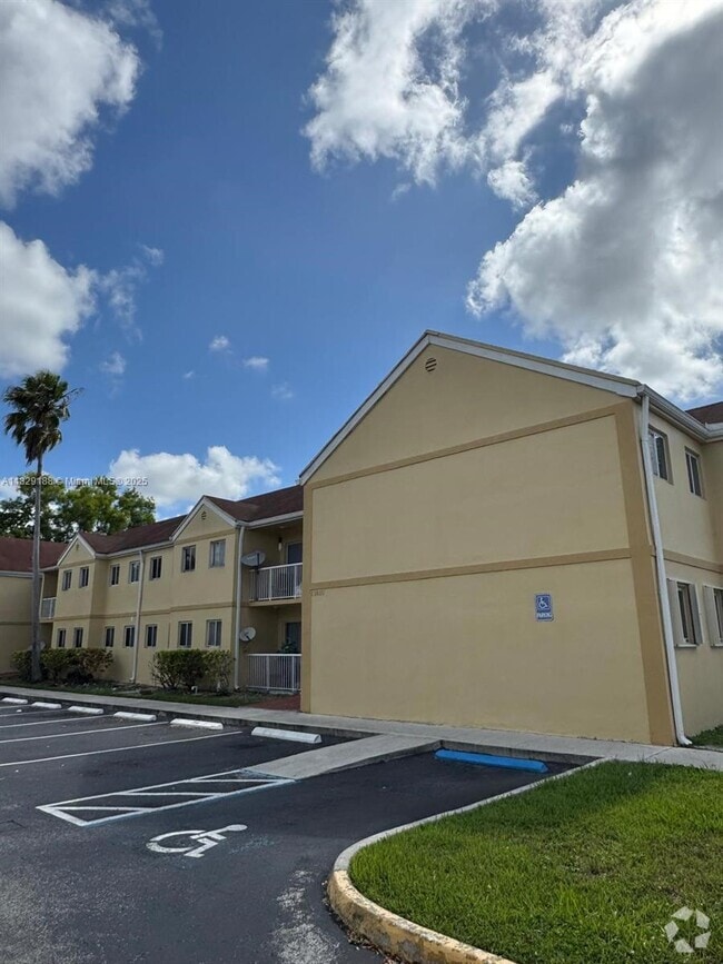 Building Photo - 13810 SW 112th St Unit 208 Rental