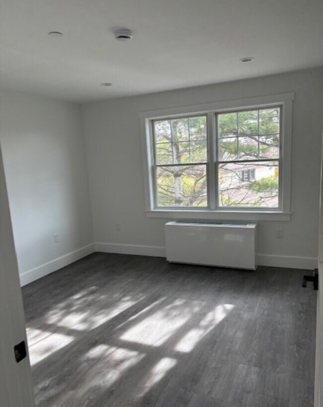 Photo - 180 Deer Park Ave