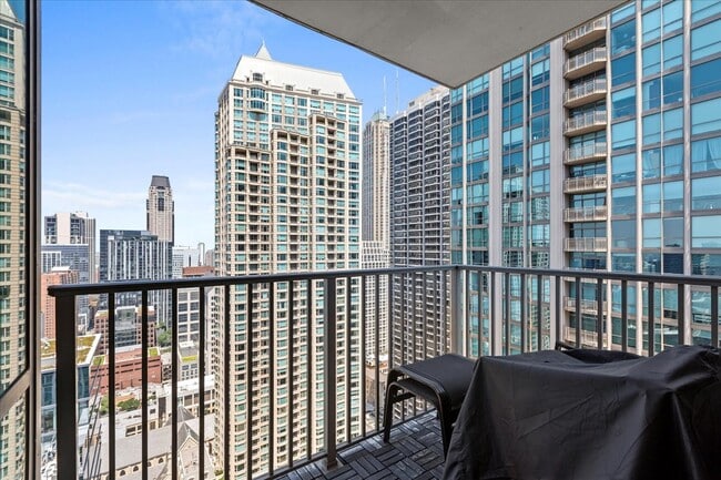 Photo - 2 E Erie St Unidad 3612