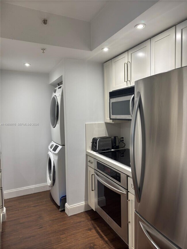 Photo - 2000 N Bayshore Dr Unidad 708