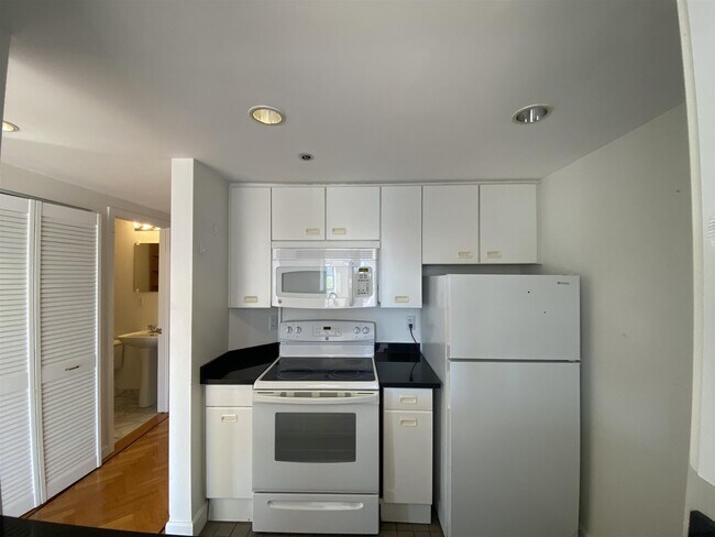 Photo - 931 Massachusetts Ave Unidad 505