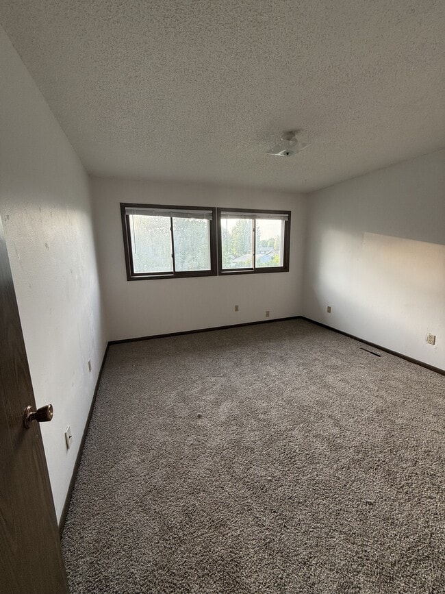 Photo - 3915 Southlawn Rd