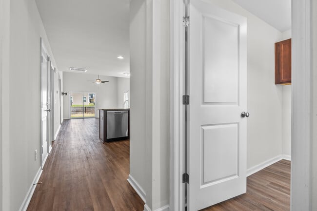 Photo - 424 Keeble Dr