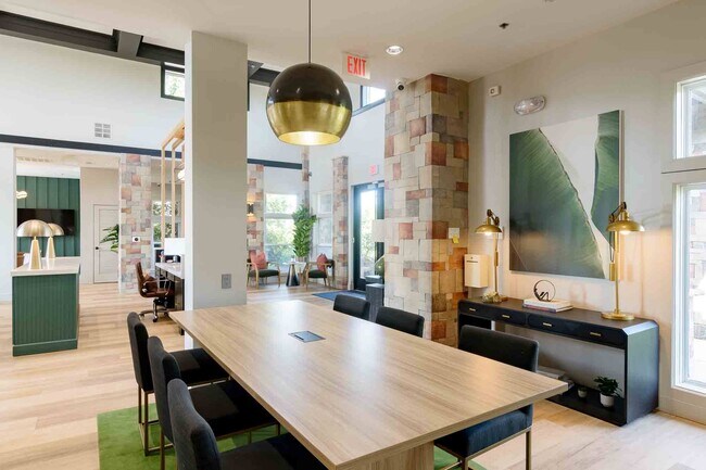Aventura Falcon Valley